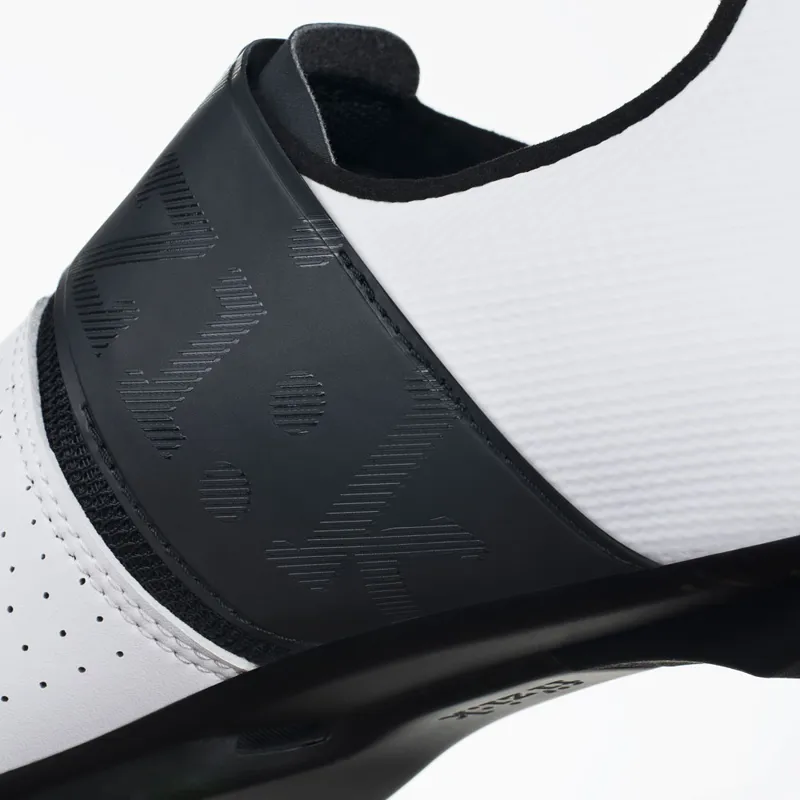 Fizik Vento Infinito Carbon 2 Wide Road Cycling Shoes - White 5 Fizik Vento Infinito Carbon 2 Wide Road Cycling Shoes - White - Image 3