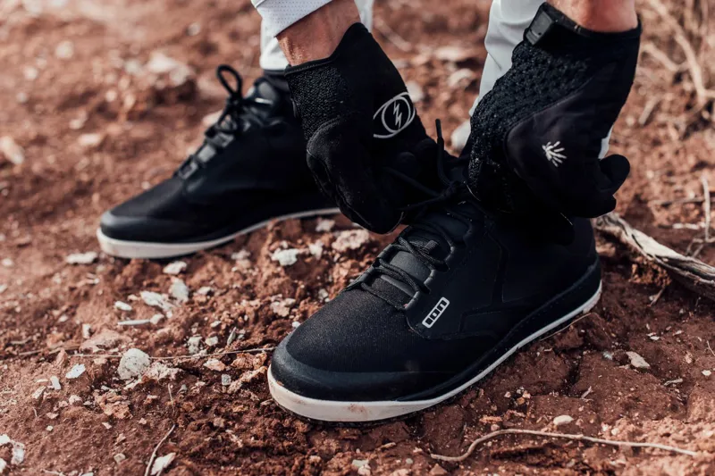 ION Scrub Unisex Flat Mountain Bike Shoes - Black 5 ION Scrub Unisex Flat Mountain Bike Shoes - Black - Image 3