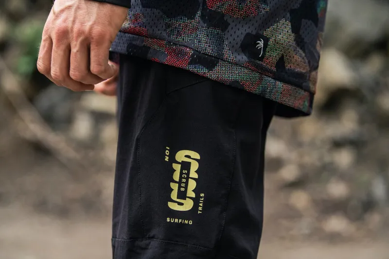 Ion Scrub Pants Unisex MTB Trousers - Black 5 Ion Scrub Pants Unisex MTB Trousers - Black - Image 3