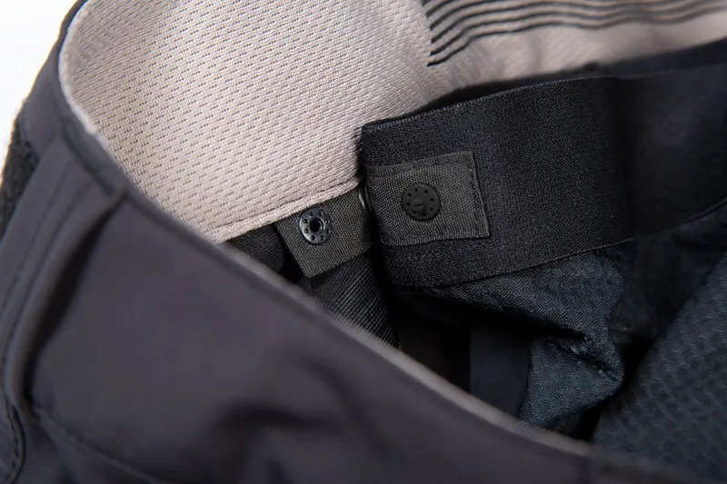 Endura MT500 Spray II Women's Trousers - Black 12 Endura MT500 Spray II Women's Trousers - Black - Image 10