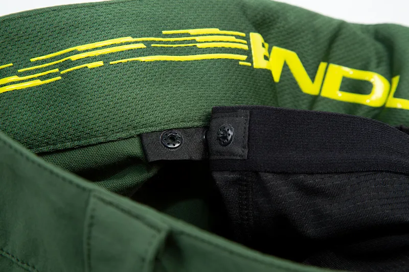 Endura SingleTrack II Men's Trail Trousers - Forest Green 6 Endura SingleTrack II Men's Trail Trousers - Forest Green - Image 4