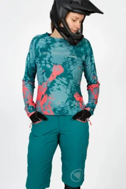 Endura SingleTrack II Women's Baggy Shorts - Spruce Green -Castelli Store E8116GSSpruceGRN 3