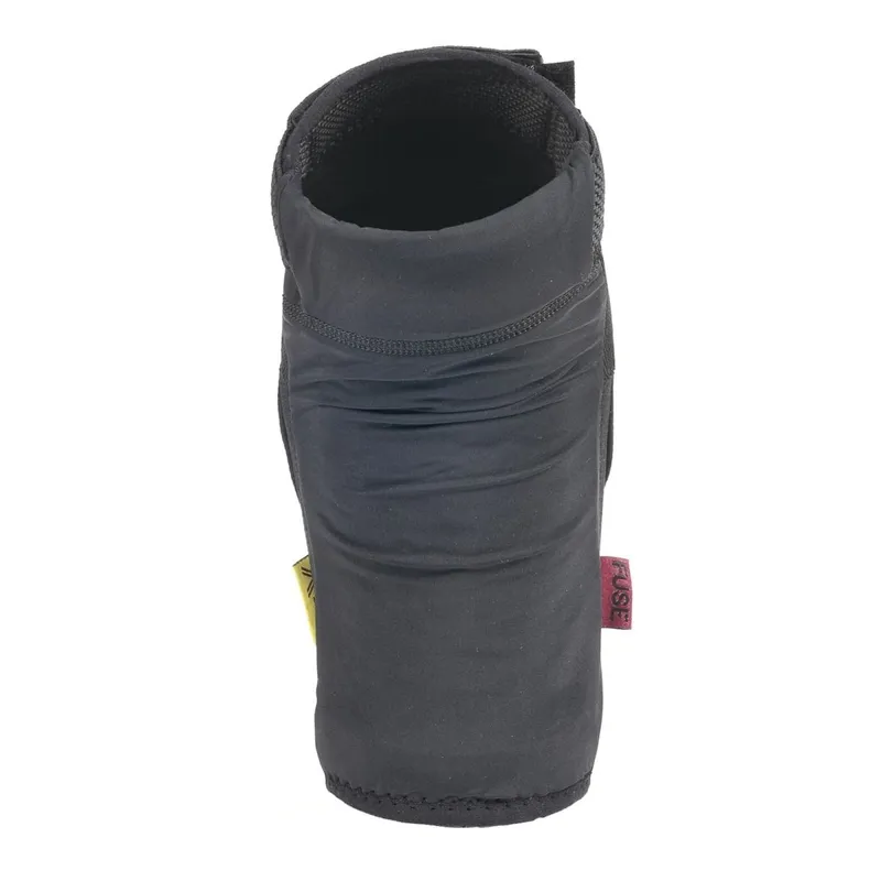 Fuse Delta Elbow Pads - Black/Red 4 Fuse Delta Elbow Pads - Black/Red - Image 2