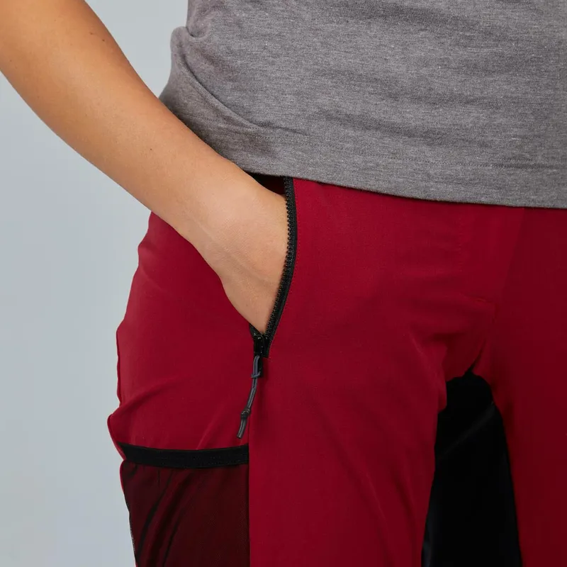 Sportful Supergiara Women's Overshorts - Red Rumba 3 Sportful Supergiara Women's Overshorts - Red Rumba