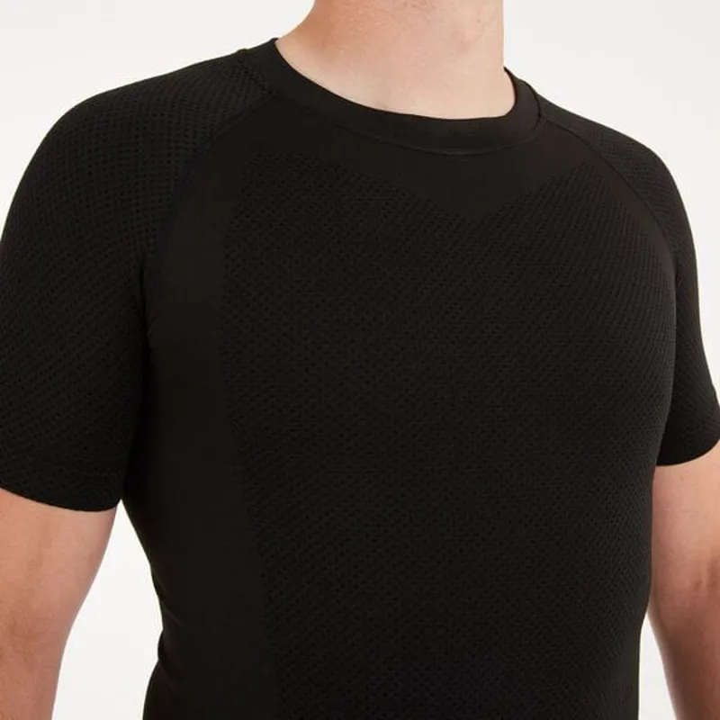 Madison Isoler Mesh Short Sleeve Men's Base Layer - Black 4 Madison Isoler Mesh Short Sleeve Men's Base Layer - Black - Image 2