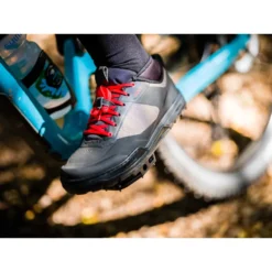 Shimano GR701 Men's Flat MTB Shoes - Black -Castelli Store bgr701l life2